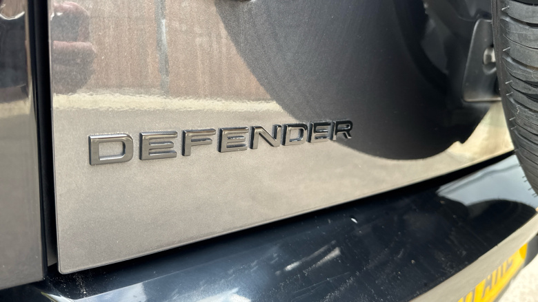 Land Rover Defender 3.0 D250 X-Dynamic HSE 90 3dr Auto Diesel Estate